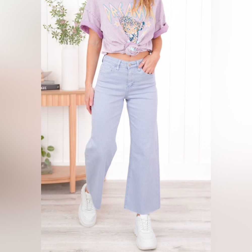 Vervet Size 31 Wide Legged Cropped Jeans
